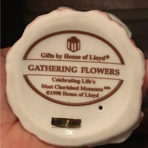 Figurine Gifts by House of Lloyd - Picture 7 of 7